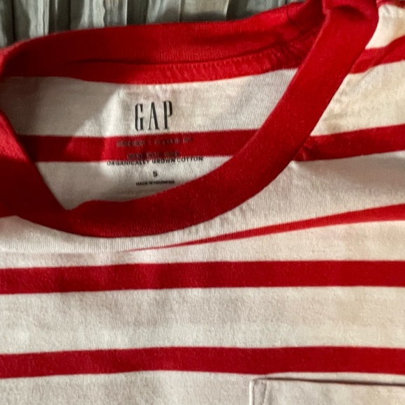 Bundle of 3 GAP shirts. - Picture 4 of 12